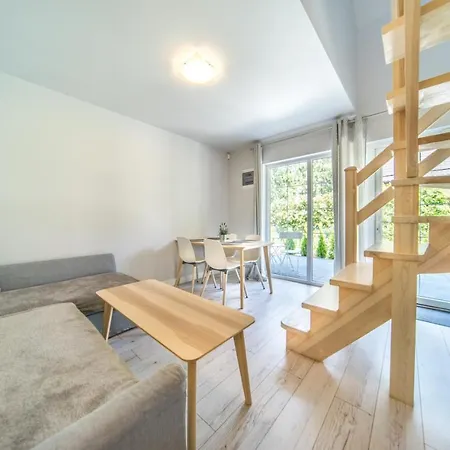 No.155 Проживание в семье *