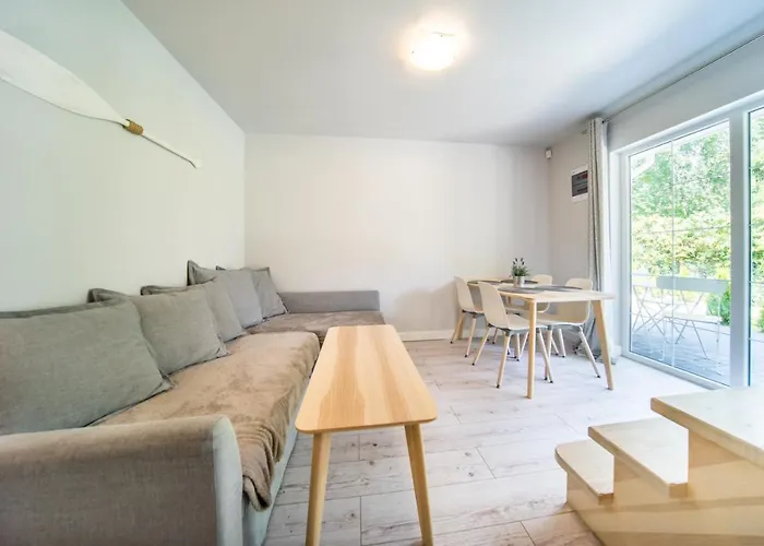 No155 Blisko Plazy 홈스테이